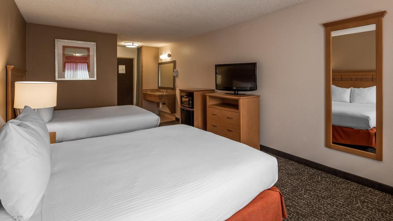 Best Western Aladdin Inn Келсо Екстериор снимка