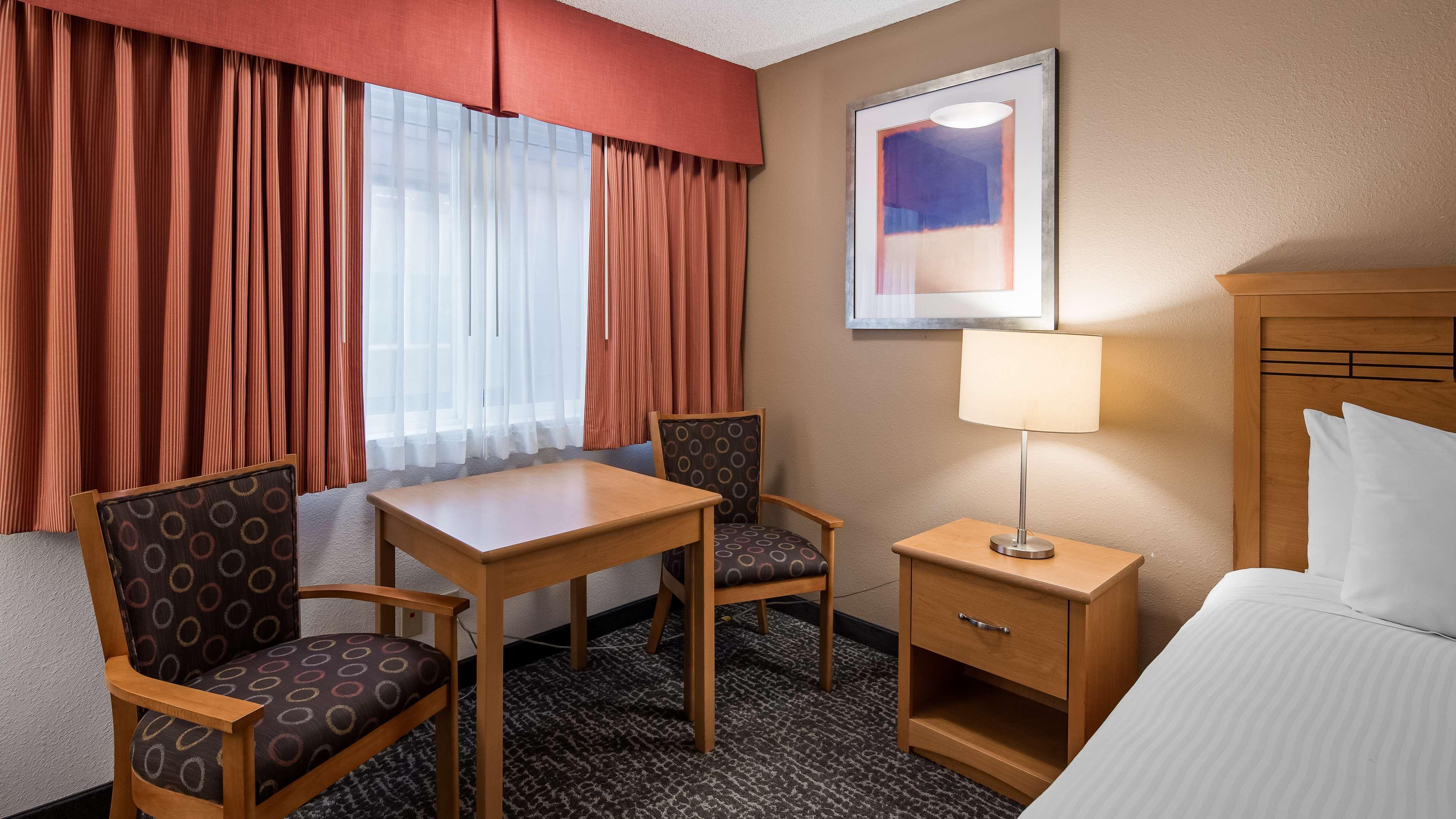 Best Western Aladdin Inn Келсо Екстериор снимка