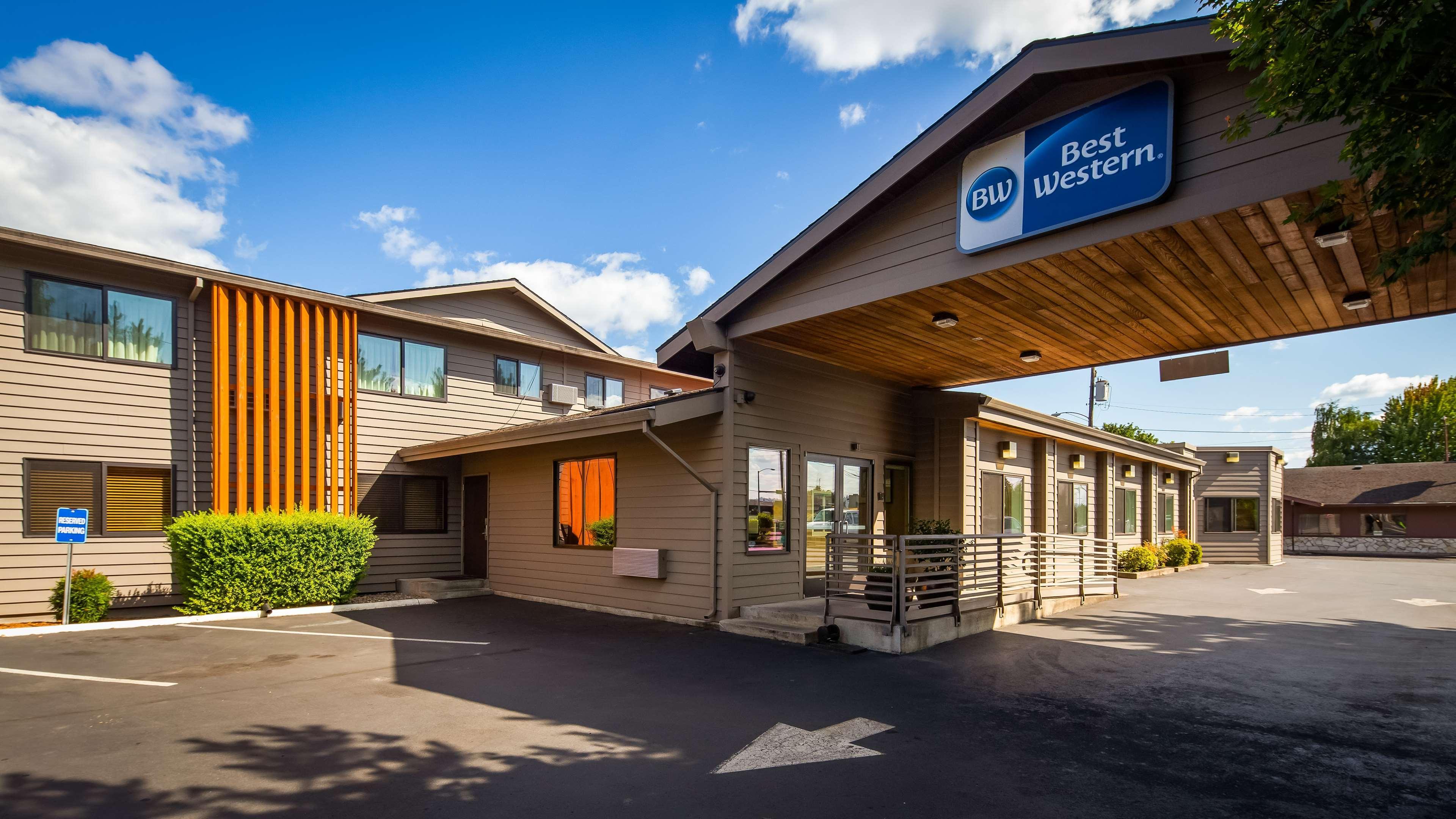 Best Western Aladdin Inn Келсо Екстериор снимка