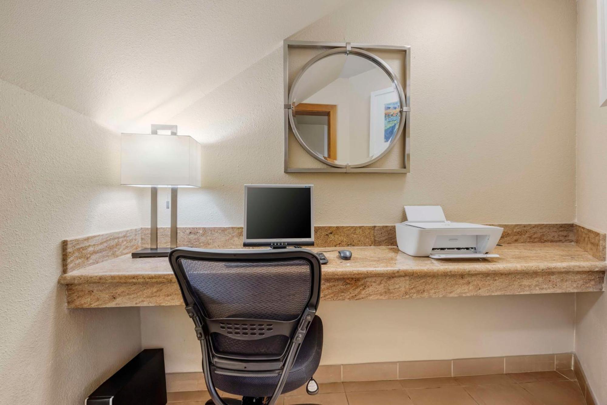 Best Western Aladdin Inn Келсо Екстериор снимка