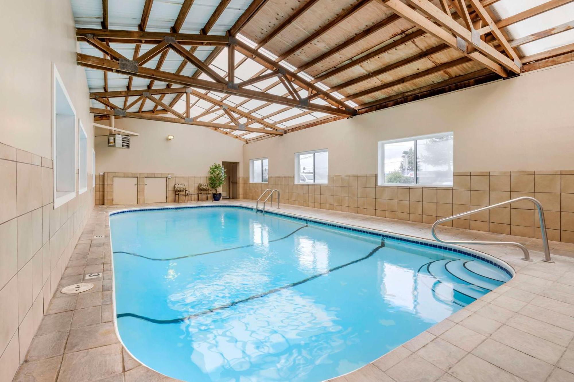 Best Western Aladdin Inn Келсо Екстериор снимка